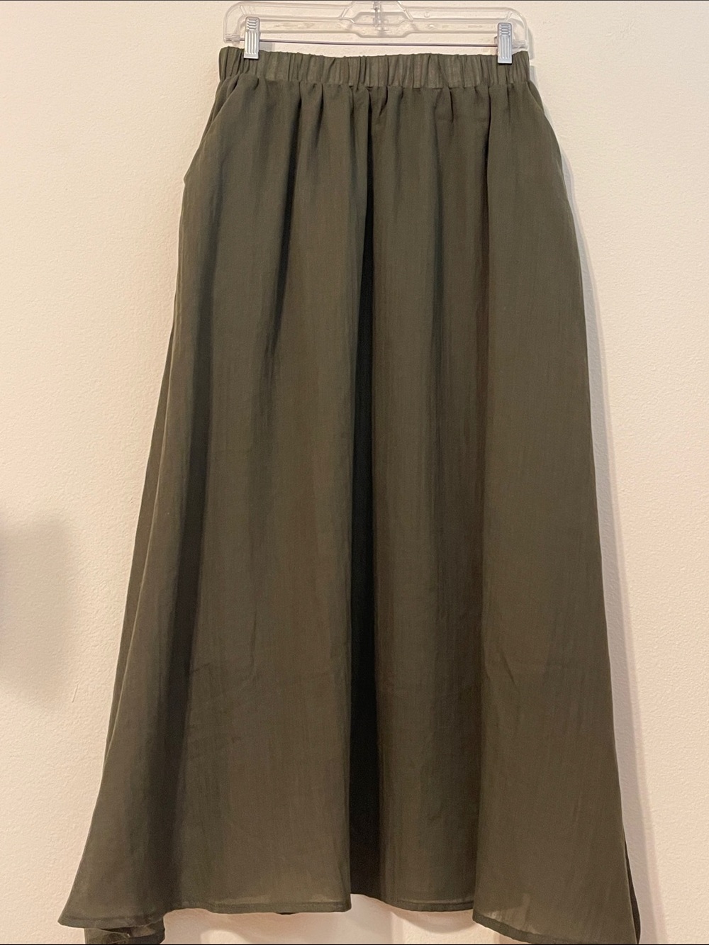 NWOT Lined w/Pockets Flowy Dark Olive Green Maxi Skirt